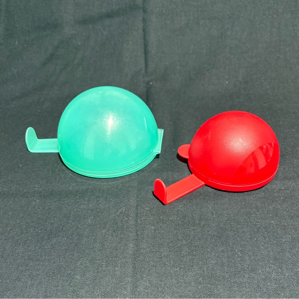 Vintage Tupperware Forget-Me-Not Hanging Produce Keepers
